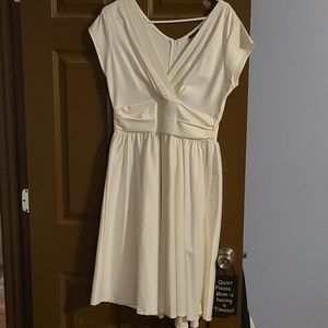 Retrolicious off white L Kristi dress